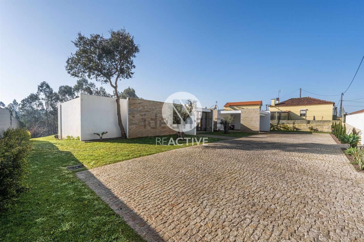 小楼房或独栋别墅出售在Rua da Peneda Porto Tonce, 85 - 视线