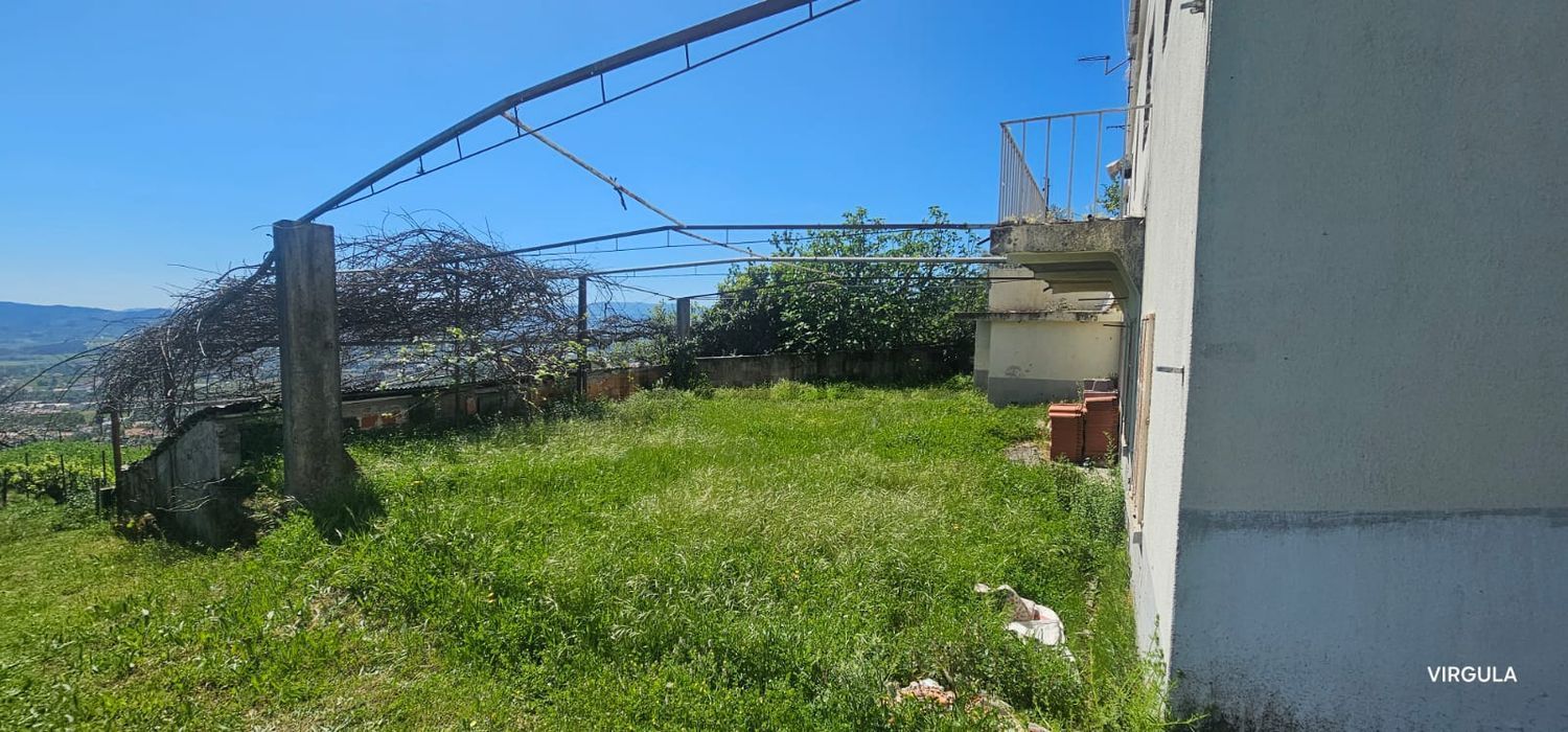 小楼房或独栋别墅出售在Rua de Santo António, 12 - 花园