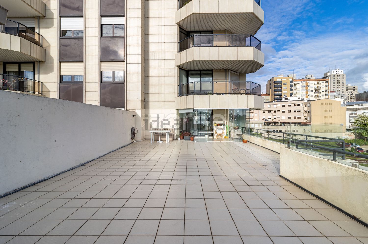公寓 t3出售在Avenida Engenheiro Arantes e Oliveira, 890 - 院子