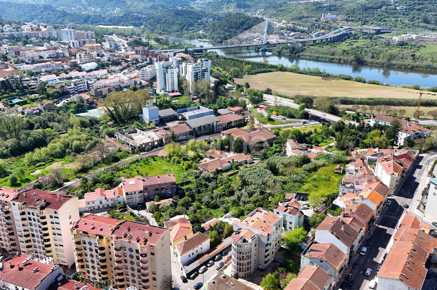小楼房或独栋别墅出售在Rua Frei Brás de Braga, 120 - 详情