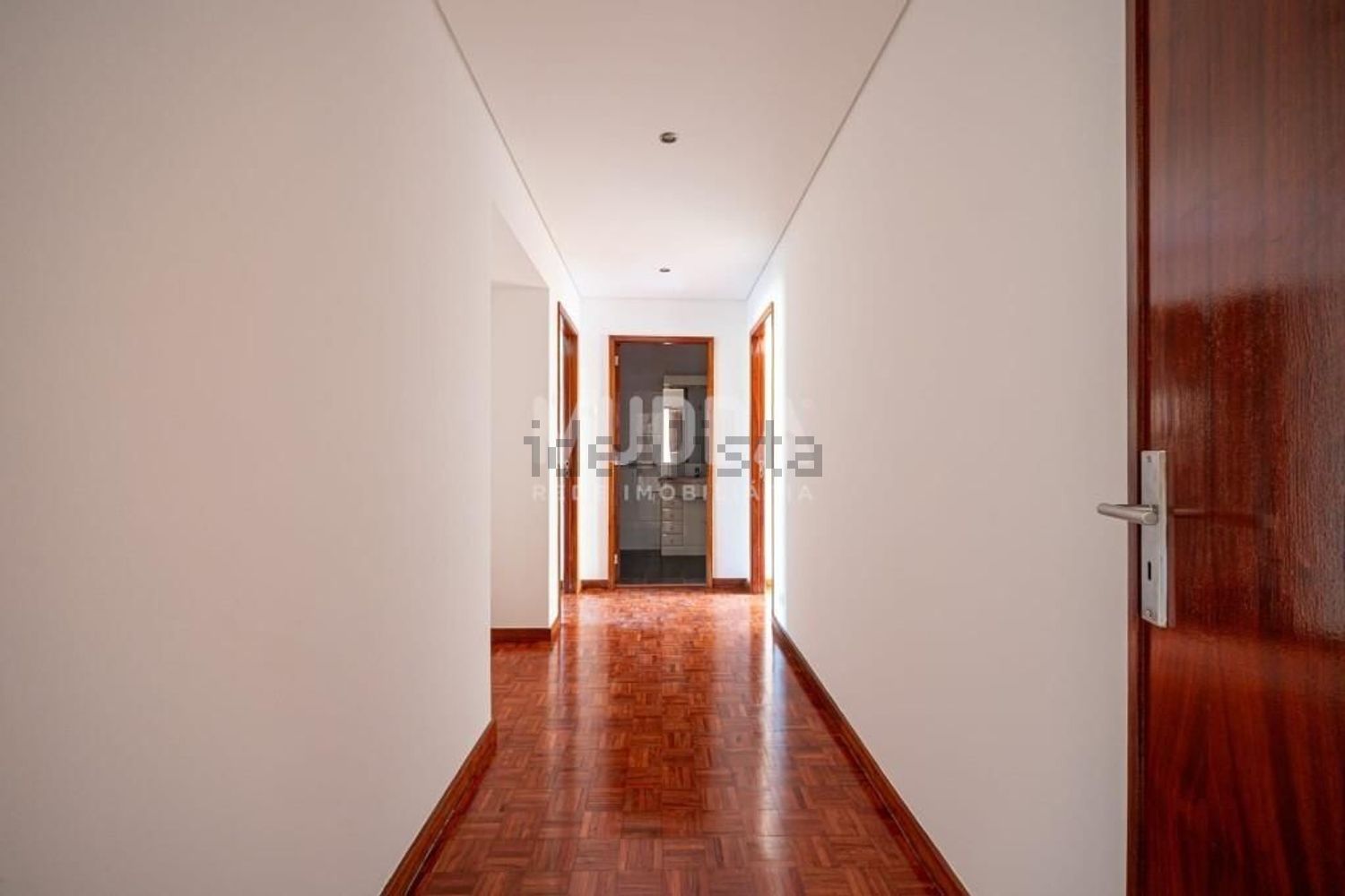 公寓 t4出售在Centro de Oliveira de Azeméis - 过道