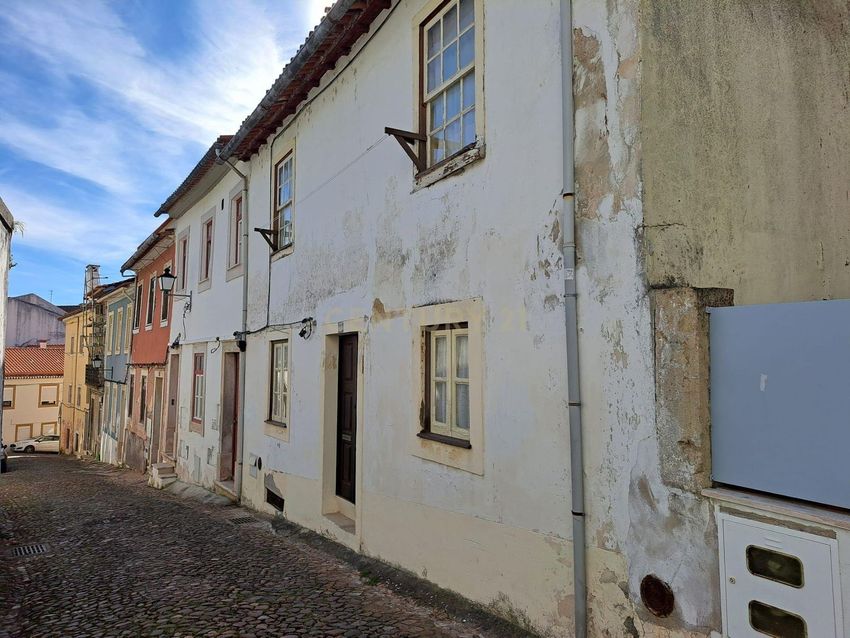 小楼房或独栋别墅出售在Rua João Jacinto, 13
