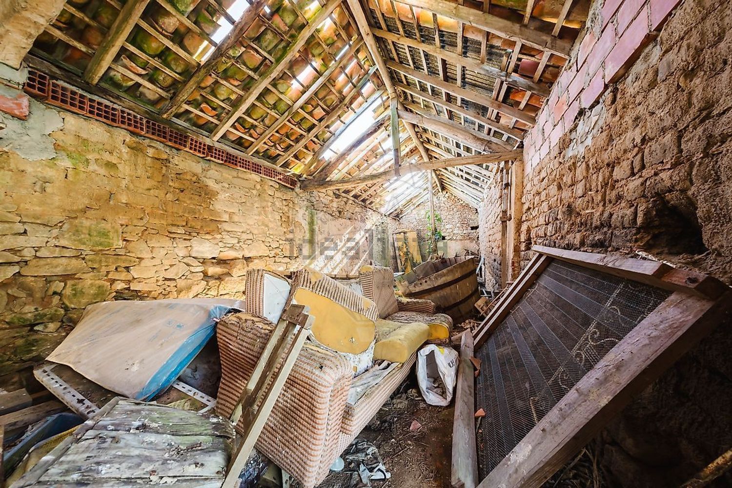 小楼房或独栋别墅出售在Rua do Rossio - 照片