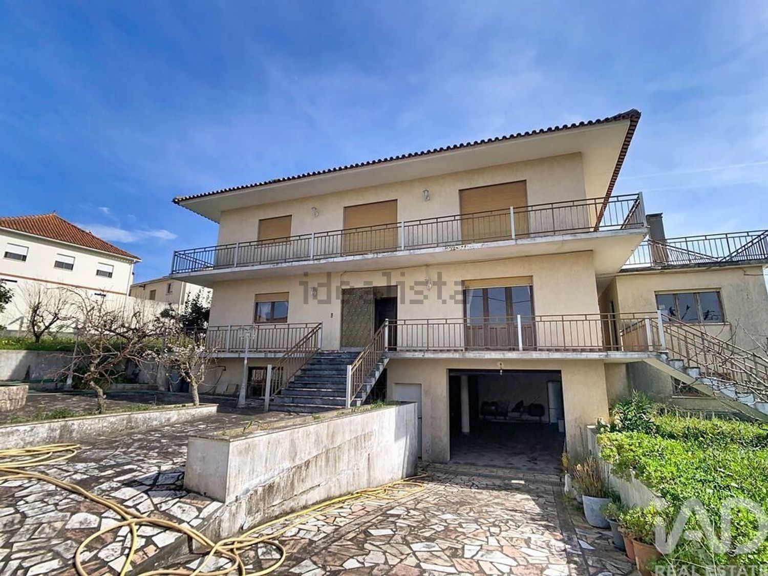小楼房或独栋别墅出售在Porto de Mós - 外立面