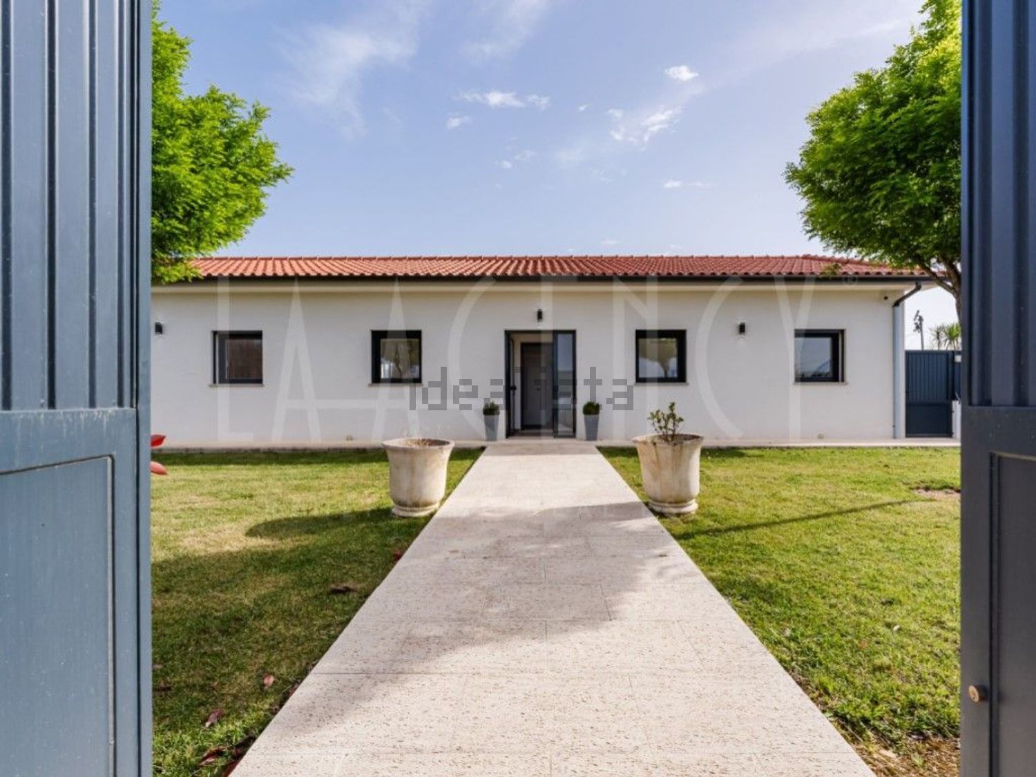 小楼房或独栋别墅出售在Vila Cova de Alva e Anceriz - 外立面