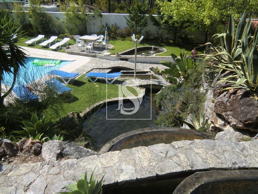 小楼房或独栋别墅出售在Pataias e Martingança