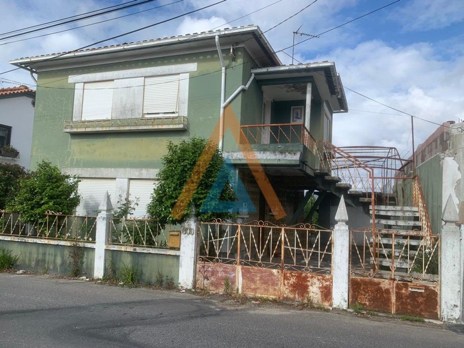 小楼房或独栋别墅出售在Vila de Cucujães - 外立面