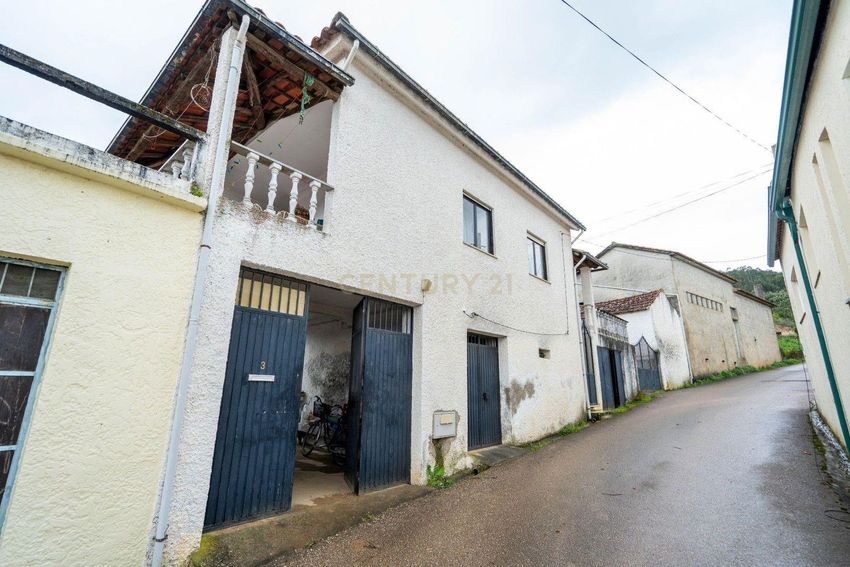 小楼房或独栋别墅出售在Rua Pereiro de Cima s/n