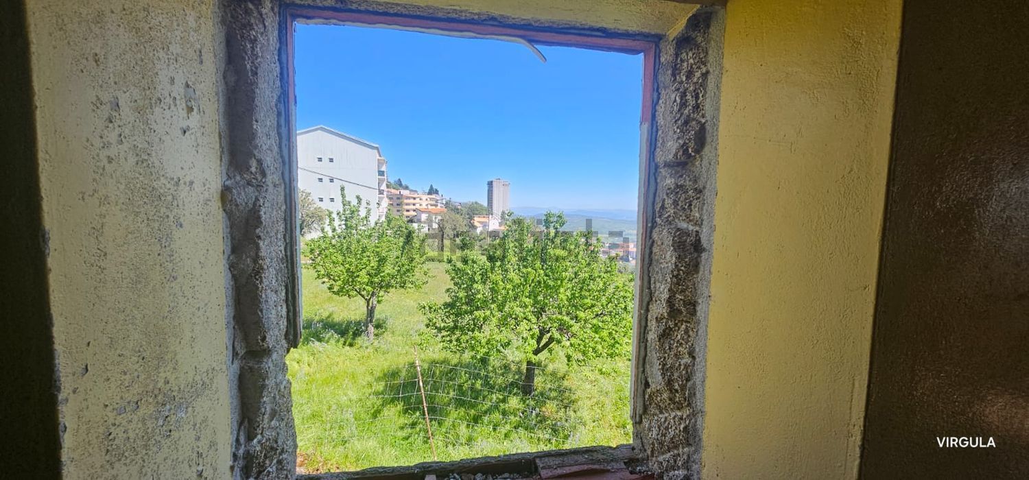 小楼房或独栋别墅出售在Rua de Santo António, 12 - 视线