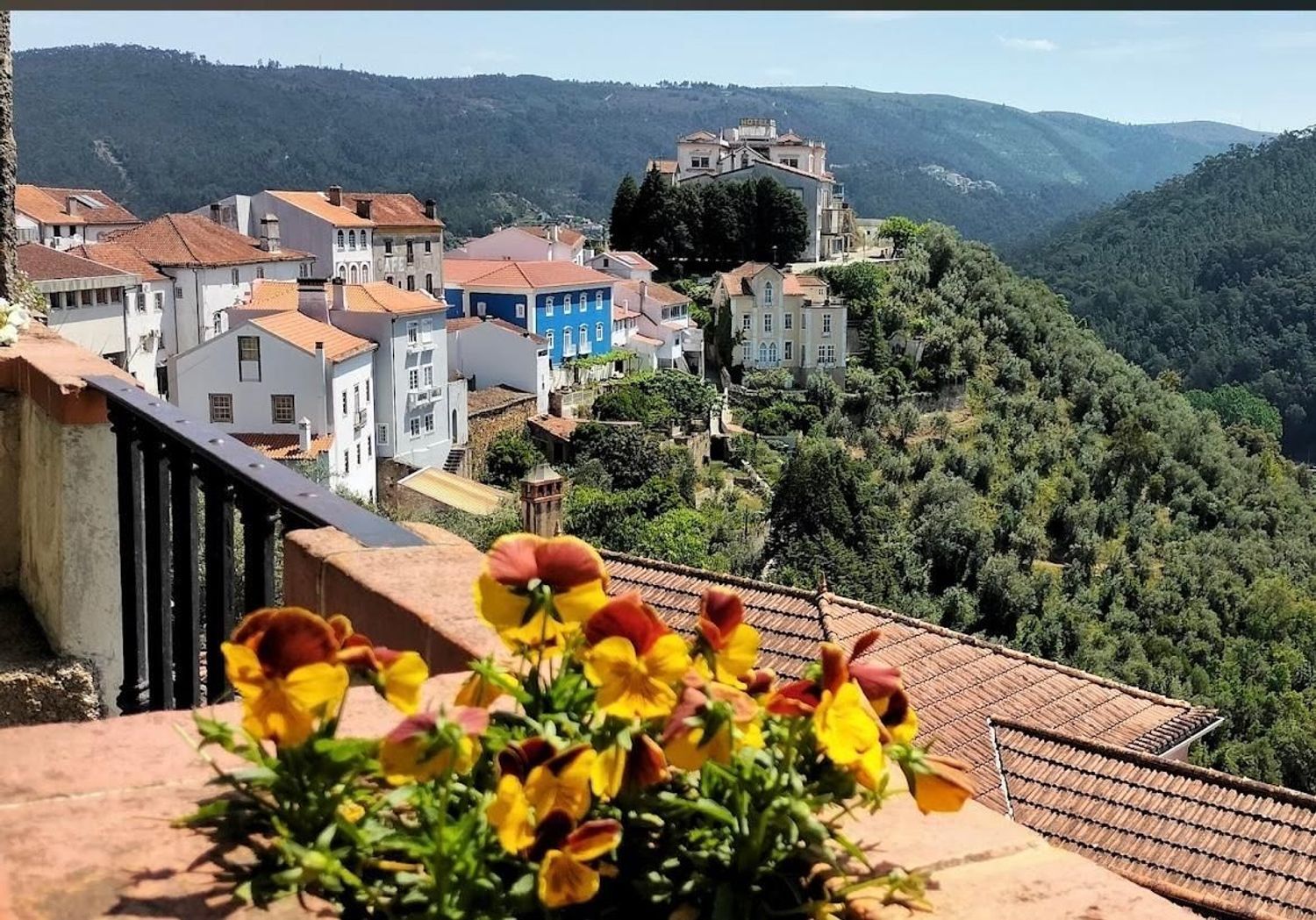 小楼房或独栋别墅出售在Rua do Outeiro, 4 - 视线