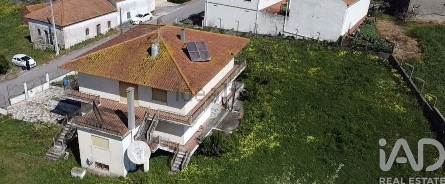 小楼房或独栋别墅出售在Porto de Mós - 外立面