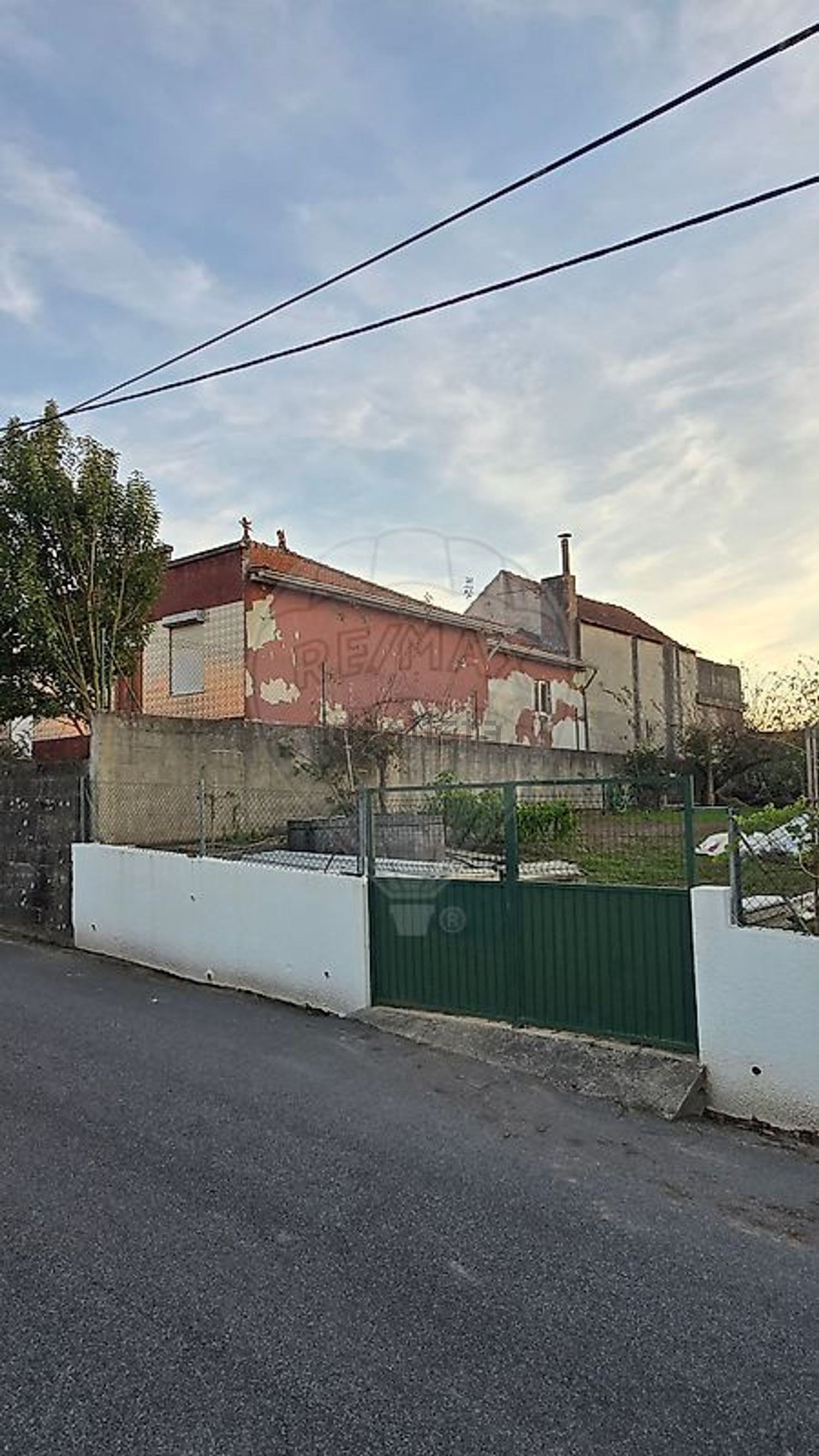 小楼房或独栋别墅出售在Rua do Rossio - 外立面