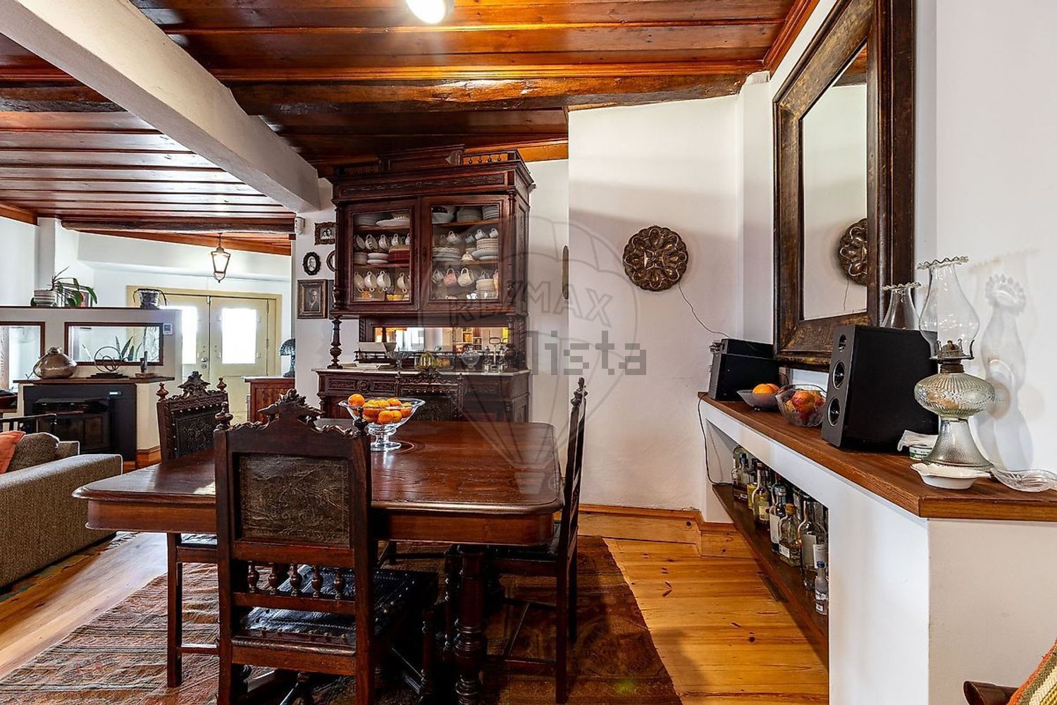 小楼房或独栋别墅出售在Avenida Luís Henriques - 客厅