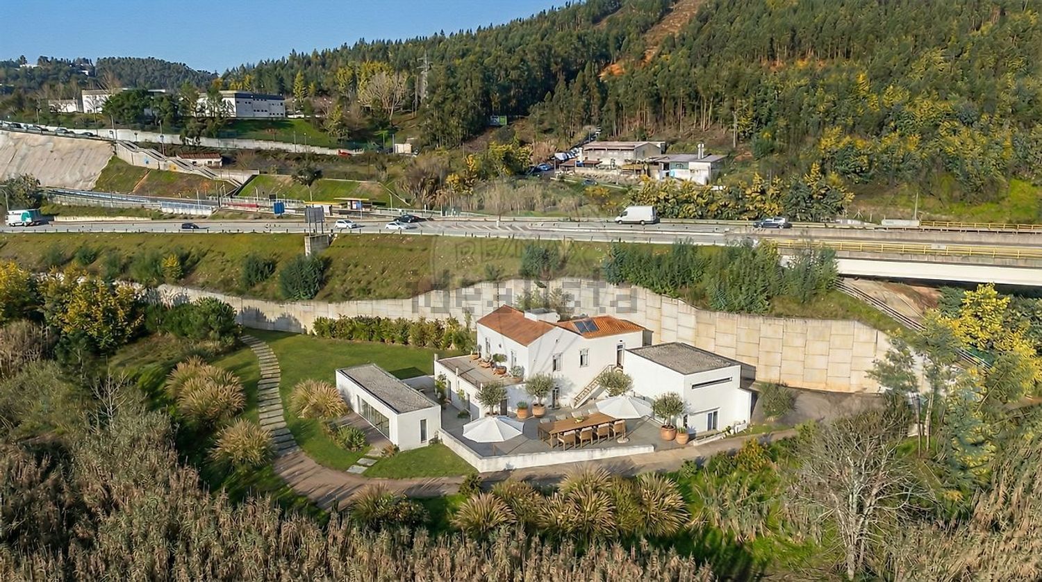 小楼房或独栋别墅出售在Estrada Sem Nome - 照片