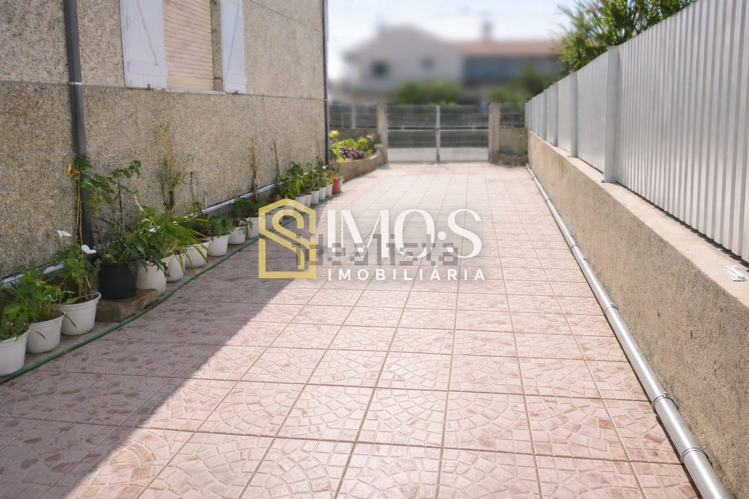 小楼房或独栋别墅出售C95c+pmc Febres, 15 - 阳台