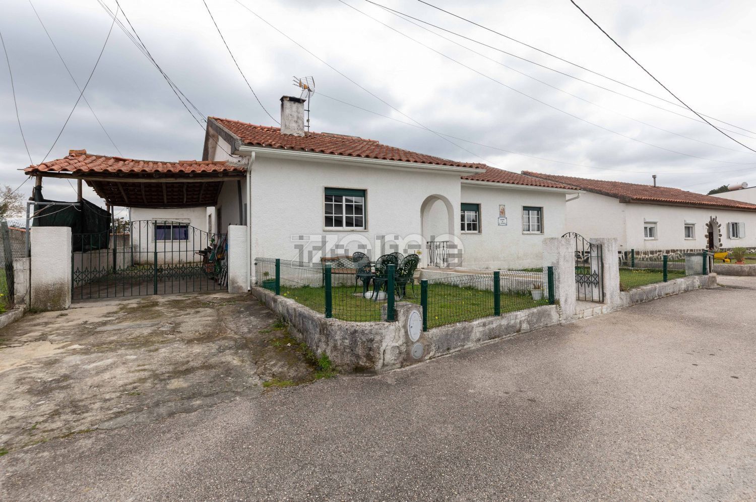 双拼别墅出售在Rua do Sol Nascente, 38 - 停车位