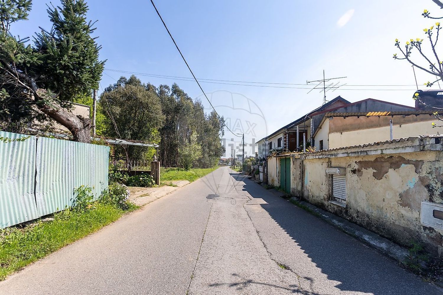 小楼房或独栋别墅出售在Rua Cemitério, 273 - 外立面
