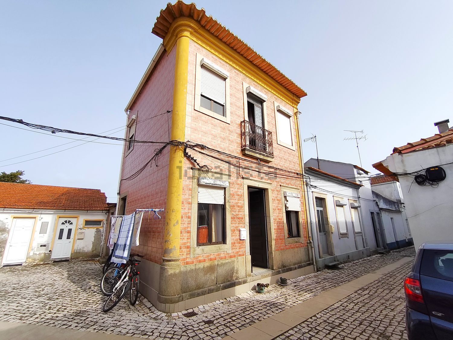 双拼别墅出售在Rua Doutor Samuel Maia, 6 - 外立面