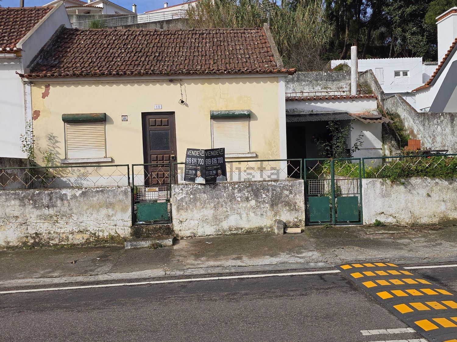 小楼房或独栋别墅出售在Rua da Fonte, 15 - 外立面