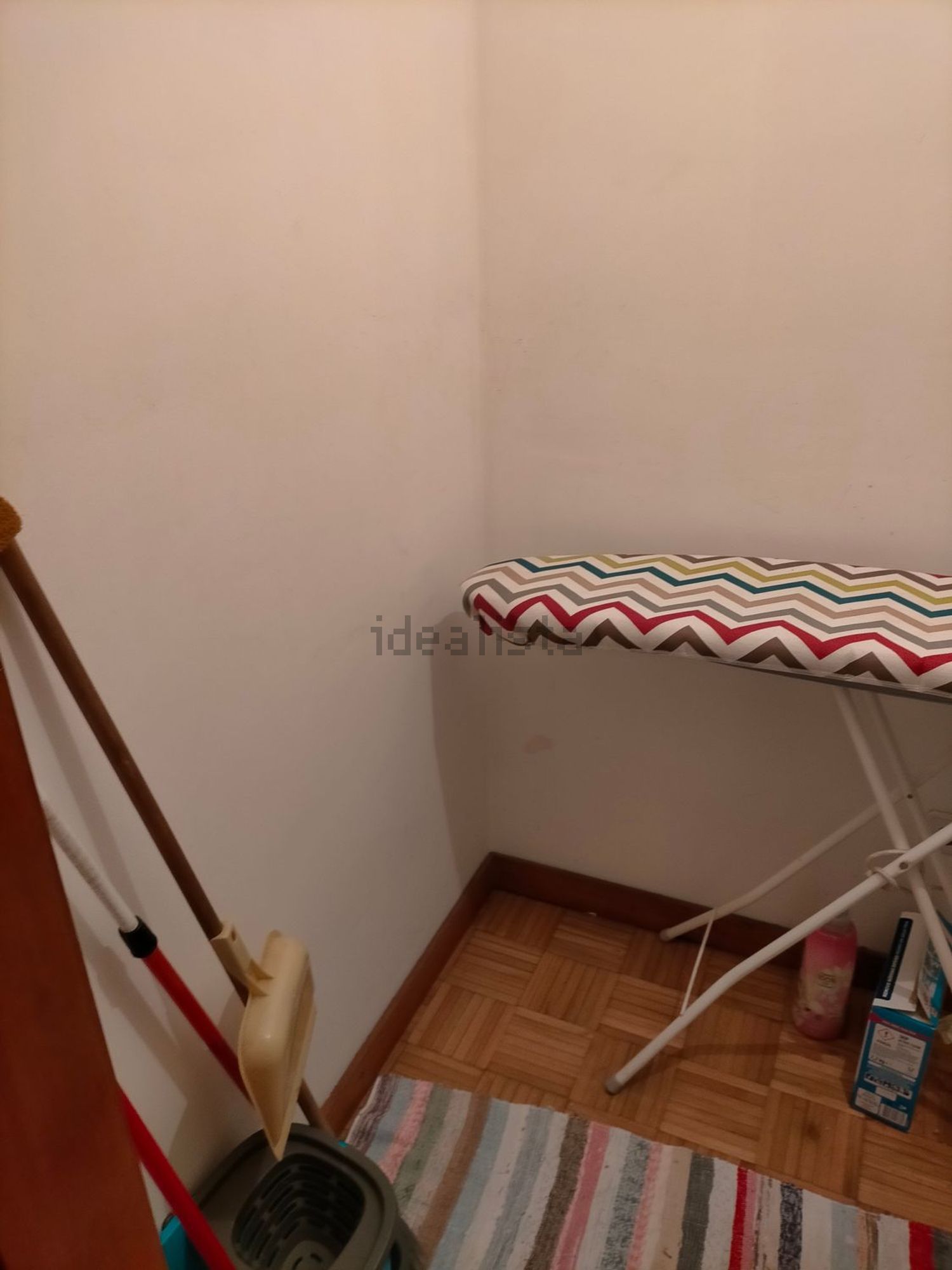 出租房间在Rua de Anadia, 17 - 地下室