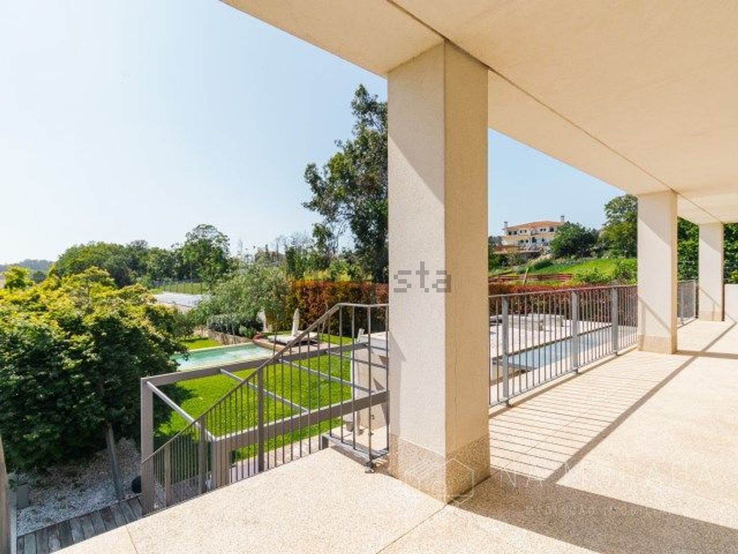 小楼房或独栋别墅出售在Rua da Póvoa - 阳台