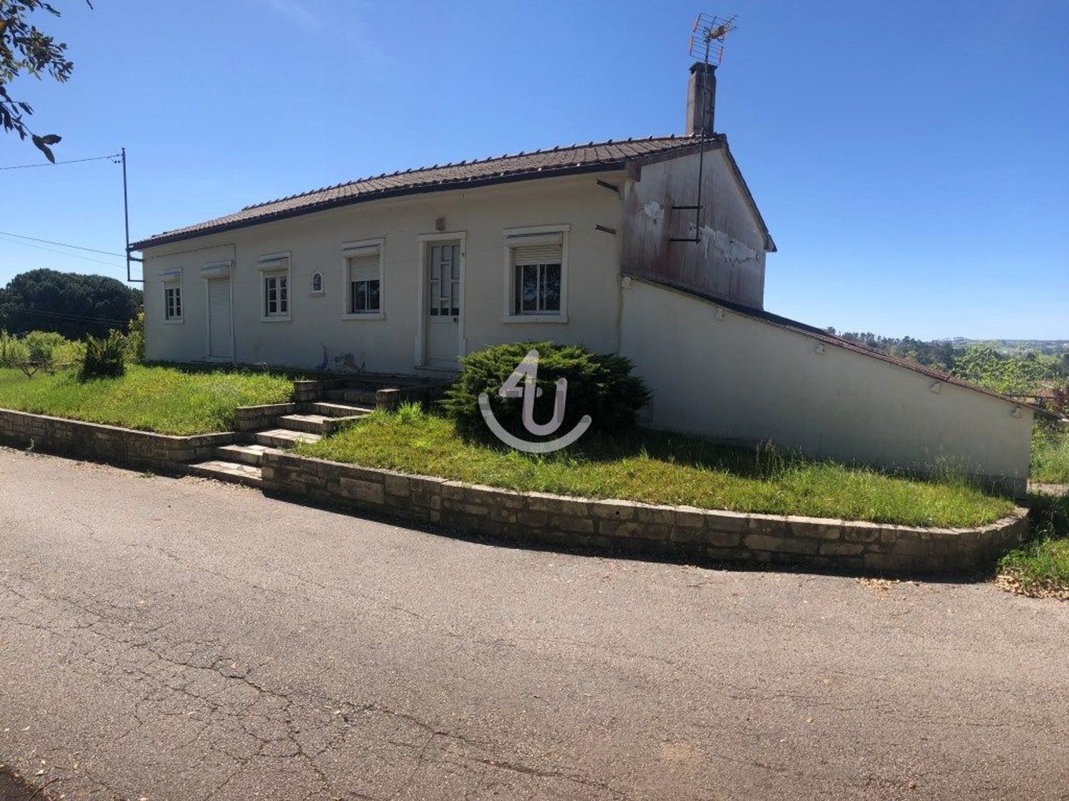 小楼房或独栋别墅出售在Rua de São José - 外立面