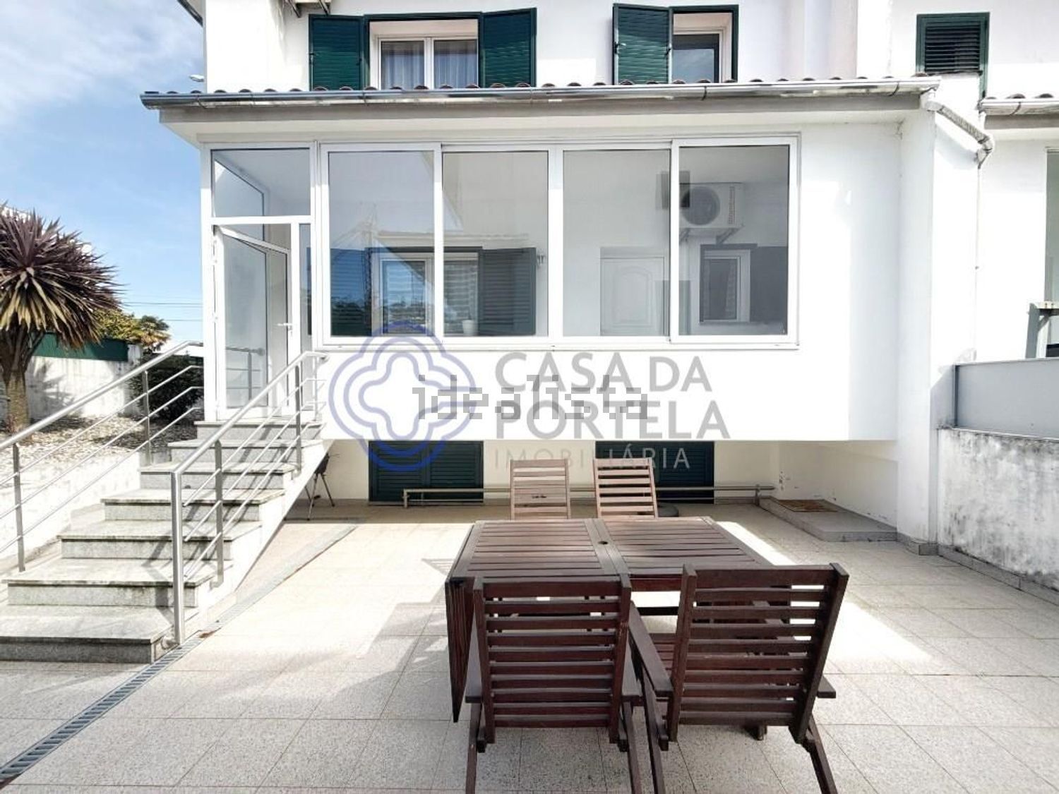 双拼别墅出售在Avenida Senhora da Ribeira s/n - 外立面