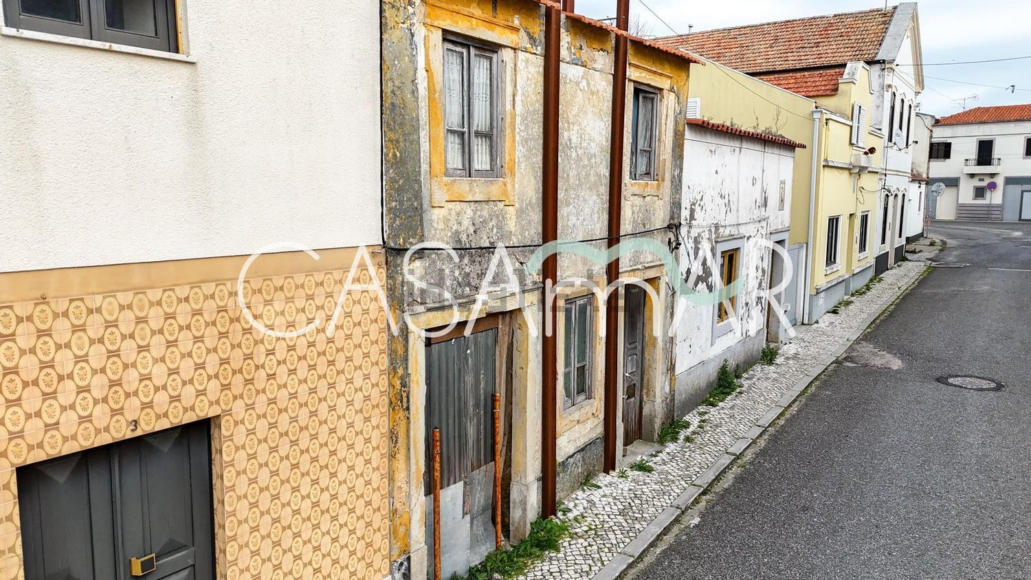 双拼别墅出售在Rua São Mamede, 7 - 外立面