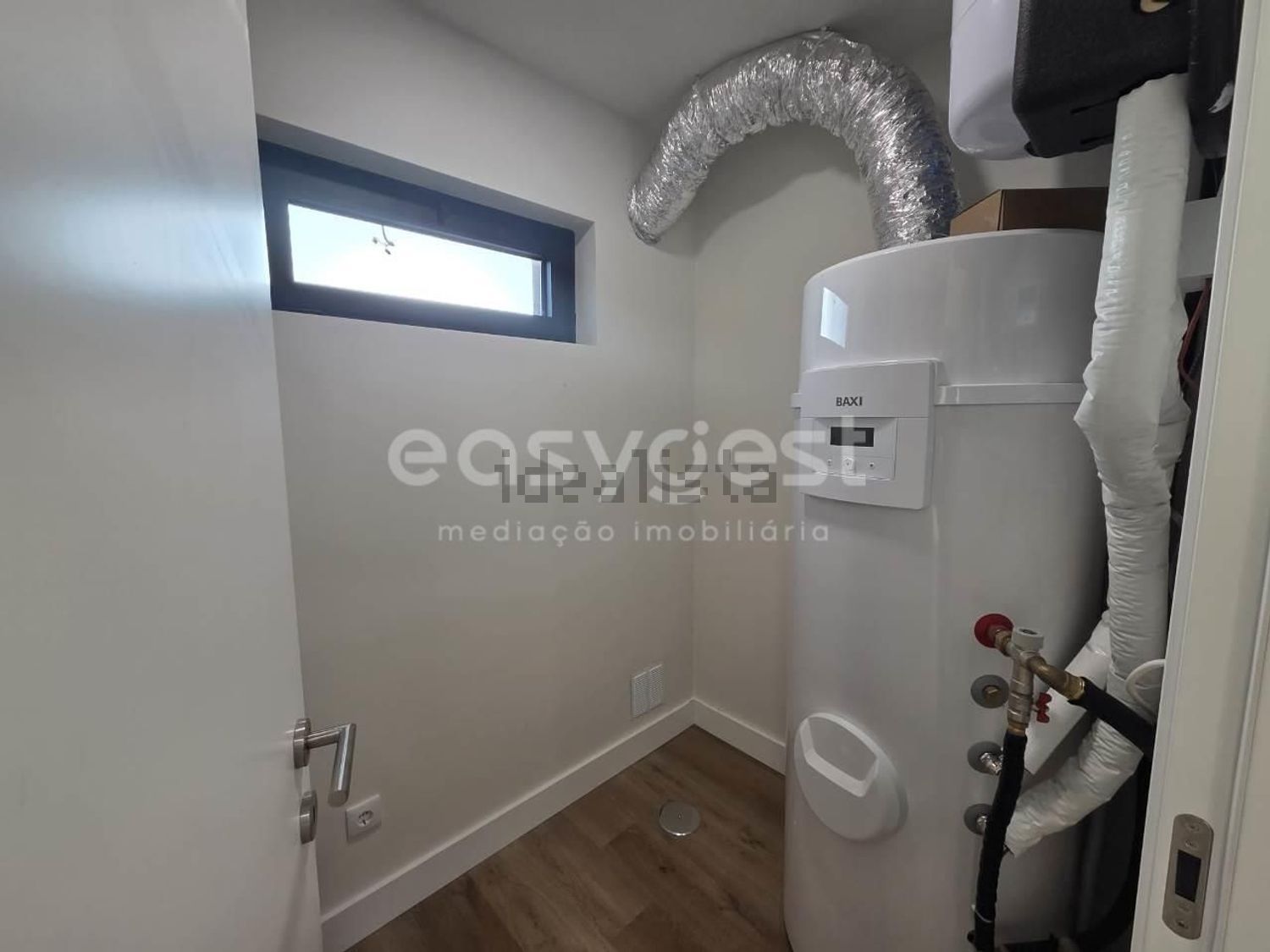小楼房或独栋别墅出售在Aradas - 卫生间