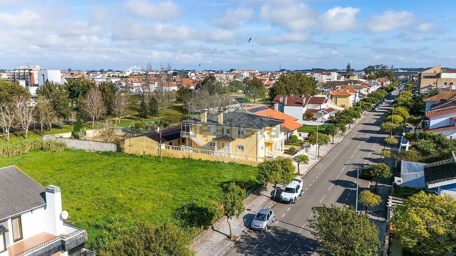 小楼房或独栋别墅出售在Avenida Mário Sacramento - 外立面