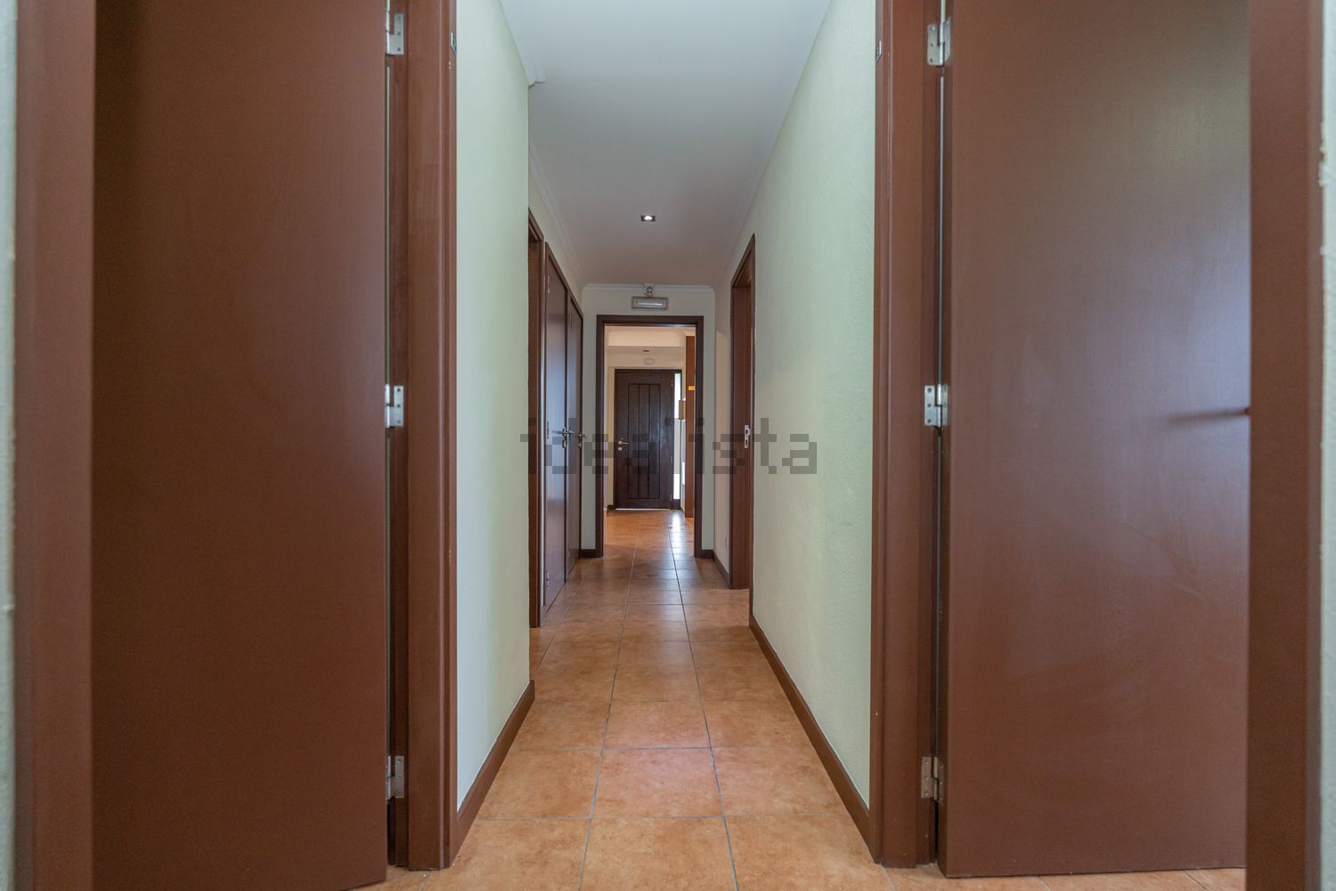 出租房间在Rua do Vale da Mata, 13 lote - 过道
