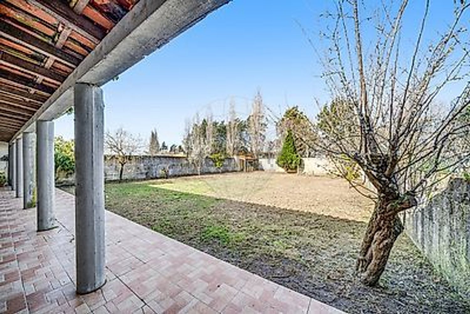 小楼房或独栋别墅出售在Avenida Mário Sacramento - 阳台