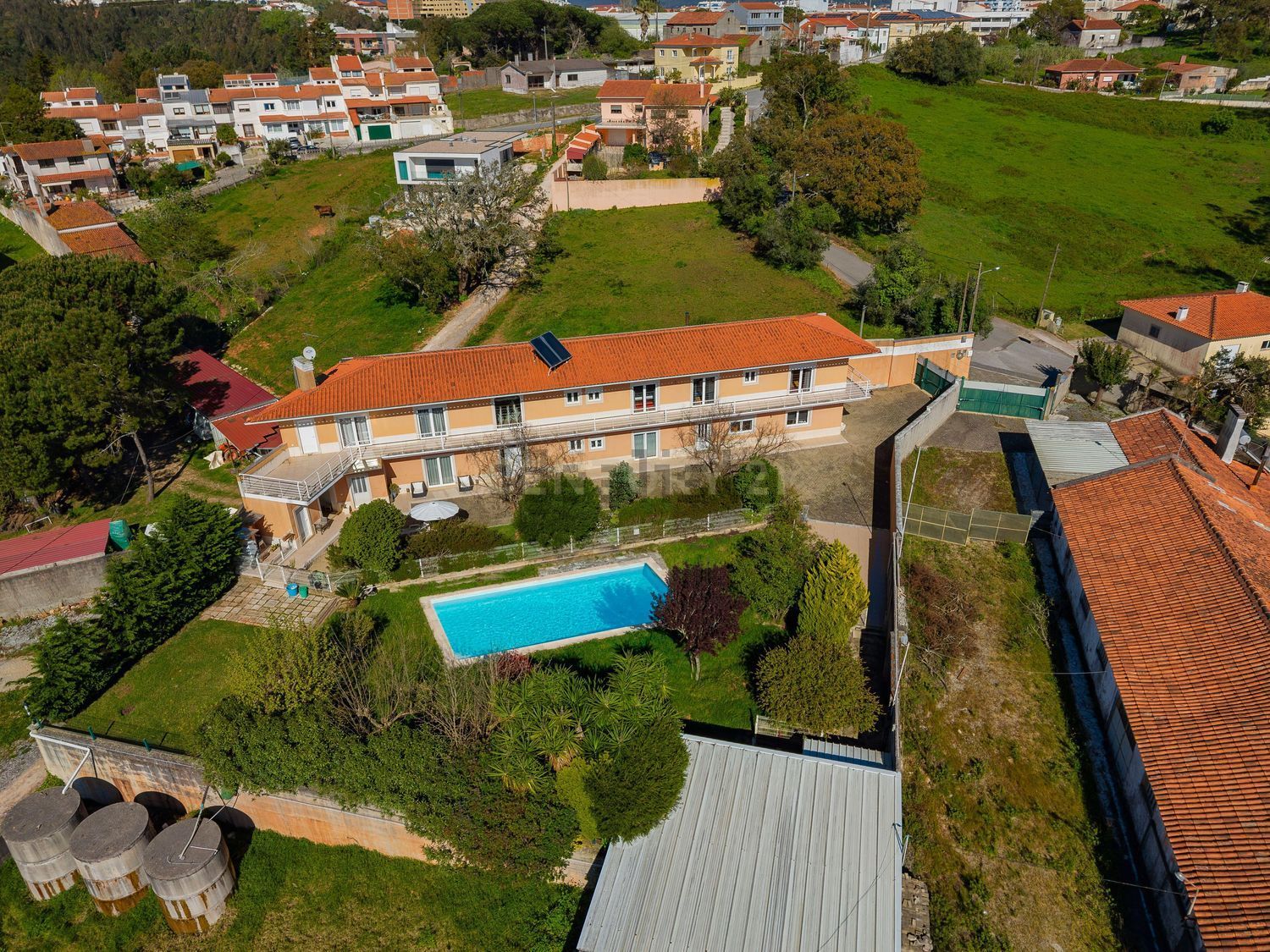 小楼房或独栋别墅出售在Rua Bela Vista, 2 - 游泳池