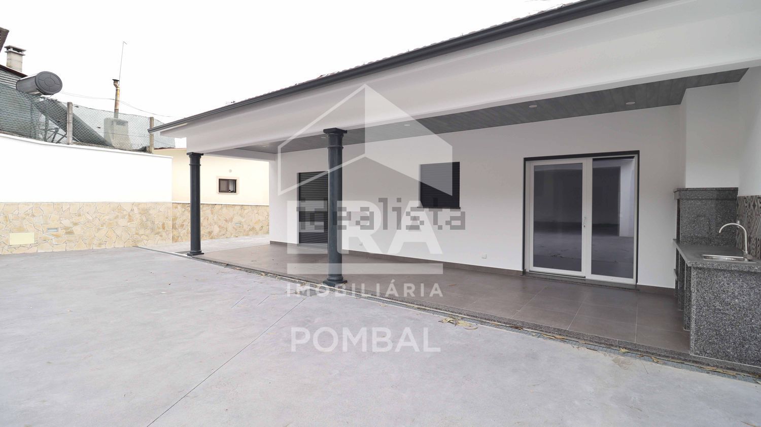 小楼房或独栋别墅出售Pombal - 外立面
