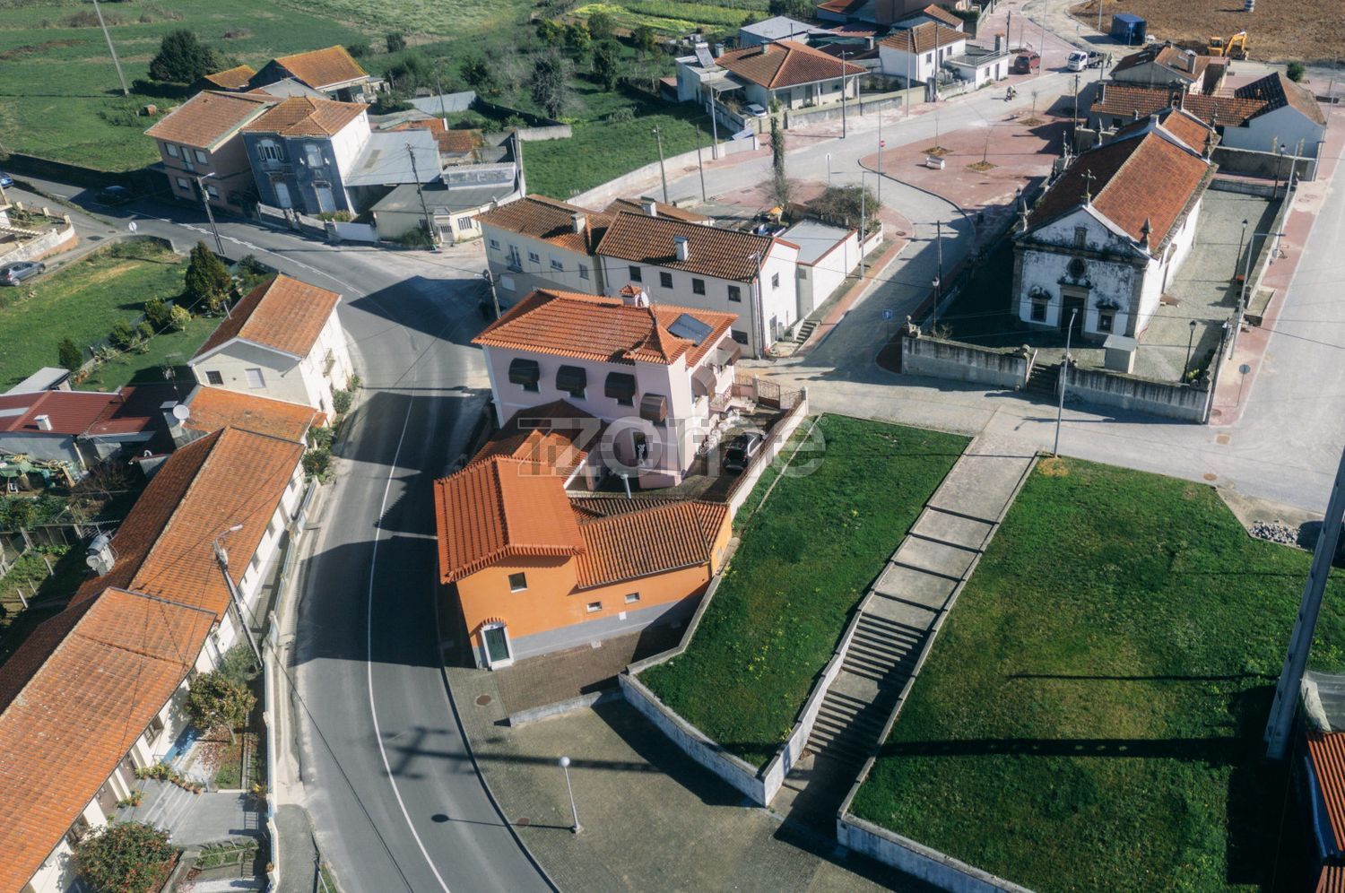 小楼房或独栋别墅出售在Rua de Santo Amaro, 25 - 详情