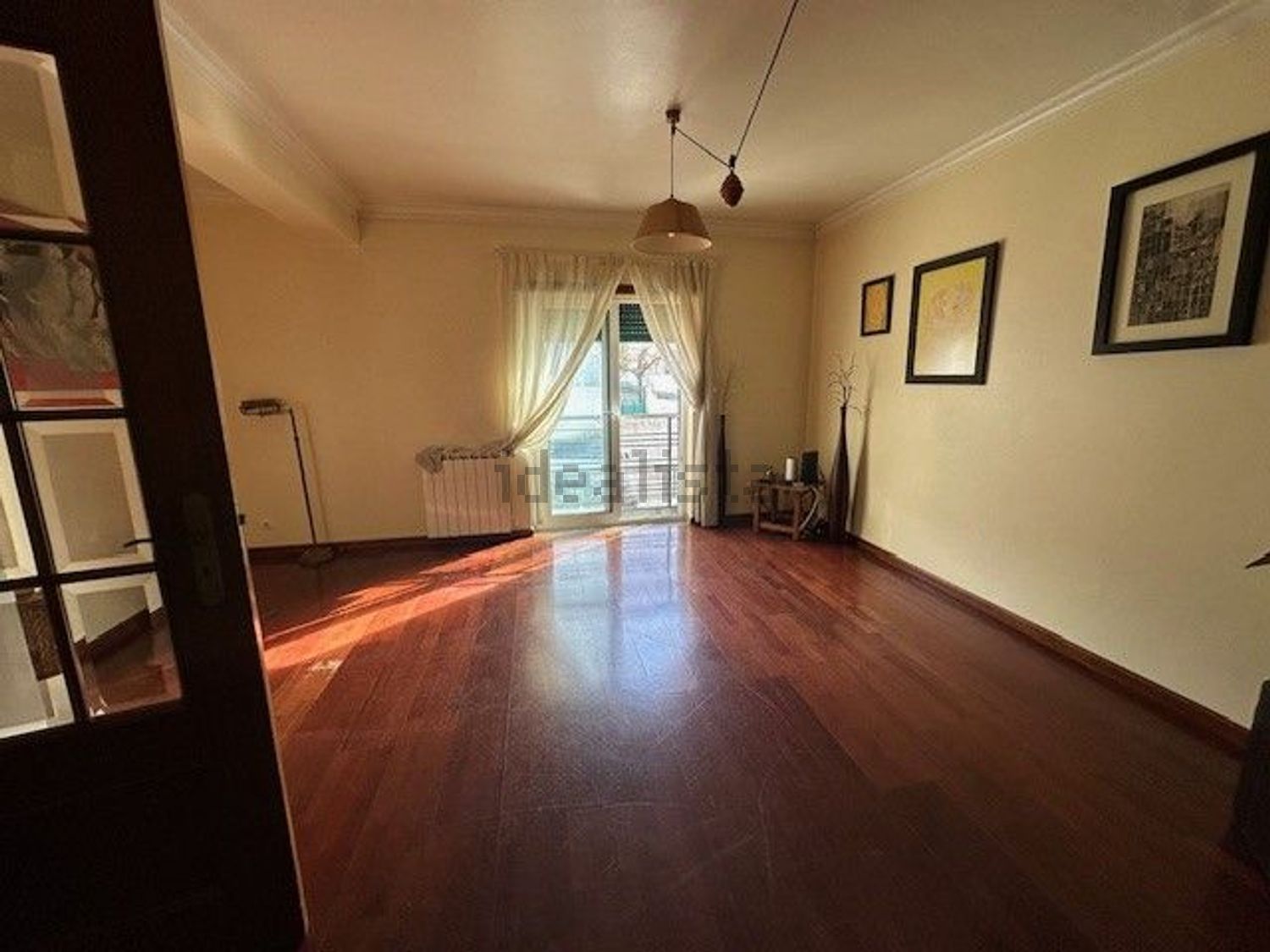 小楼房或独栋别墅出售在Rua Vila de Aguiar da Beira, 55 - 客厅