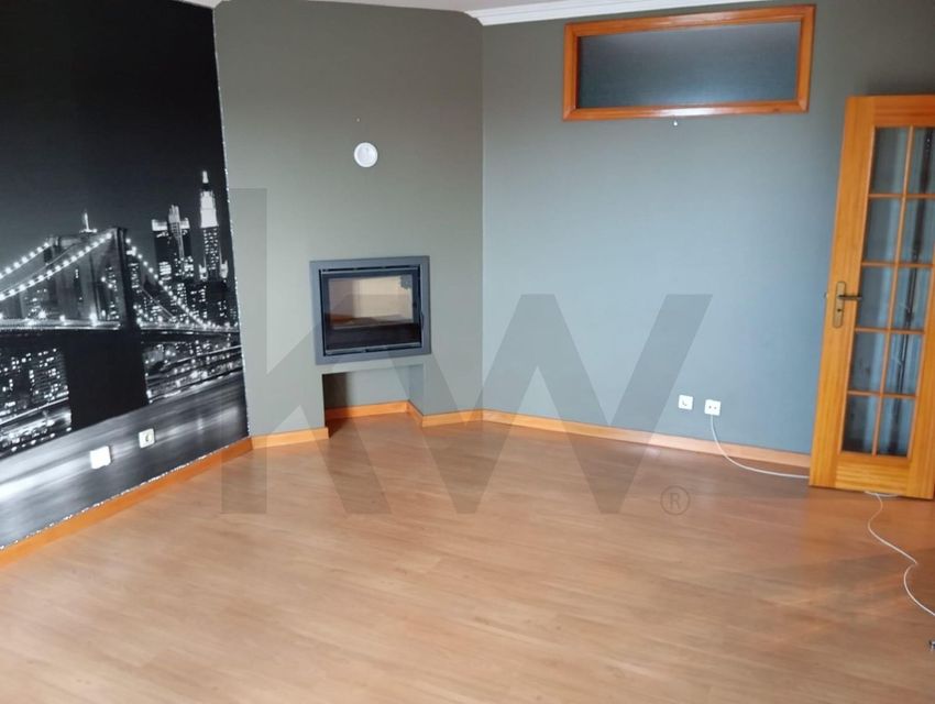 公寓 t2出售在Avenida Francisco Sá Carneiro, 12