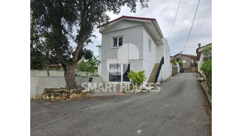 小楼房或独栋别墅出售在São Miguel de Poiares
