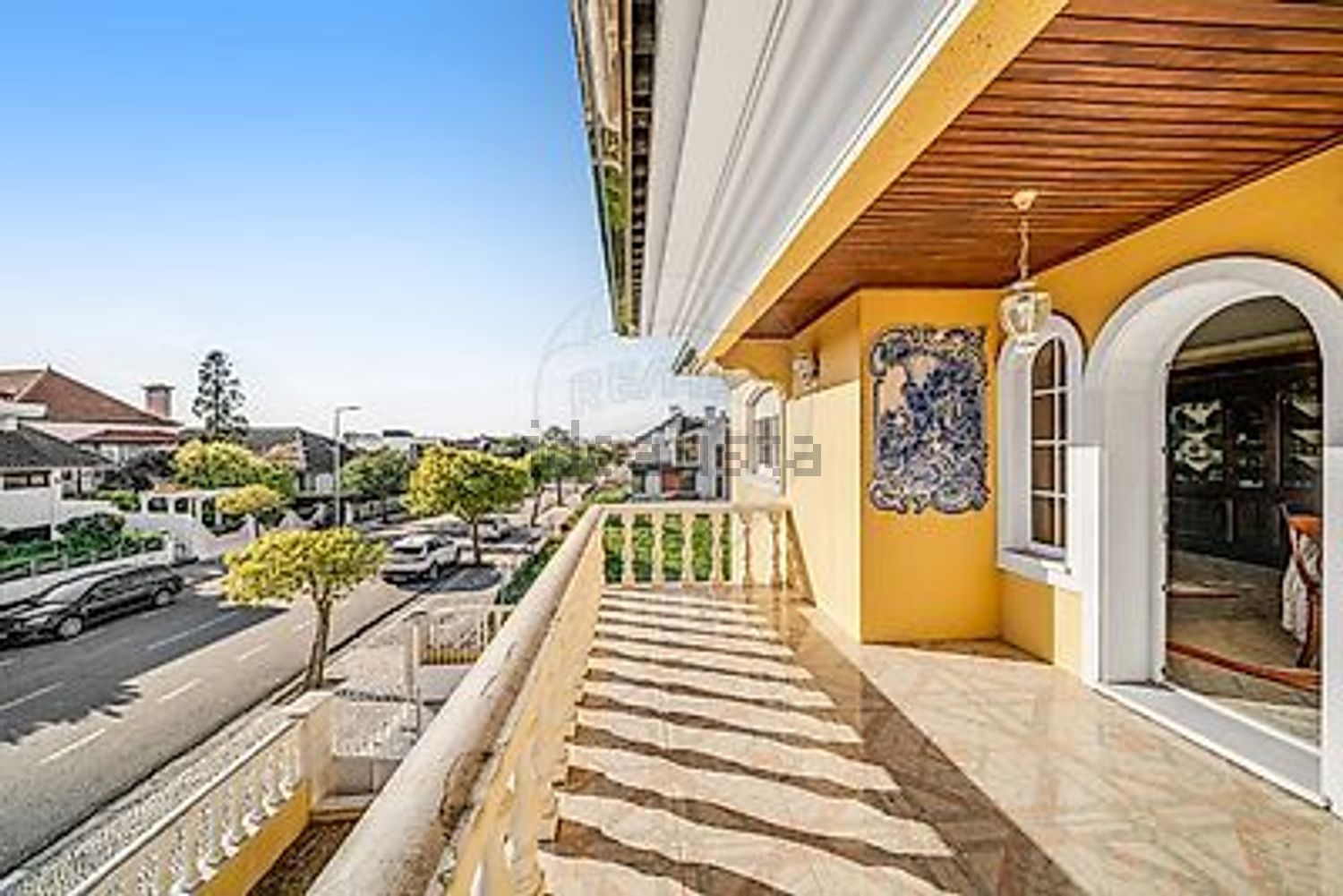 小楼房或独栋别墅出售在Avenida Mário Sacramento - 阳台