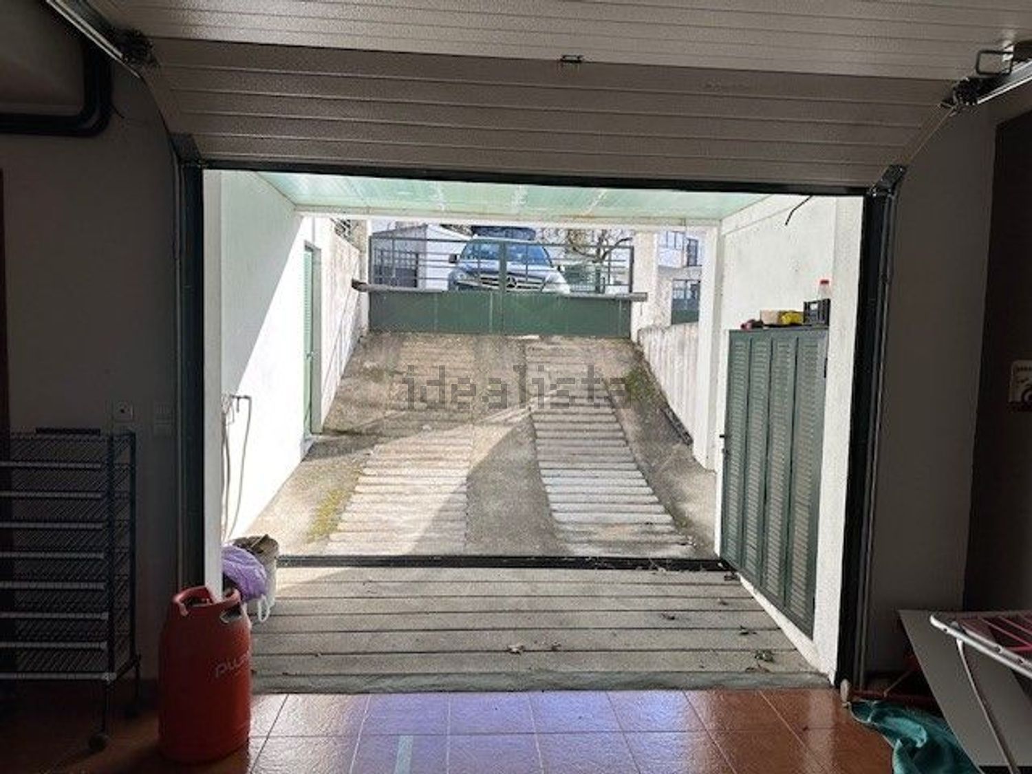 小楼房或独栋别墅出售在Rua Vila de Aguiar da Beira, 55 - 停车位