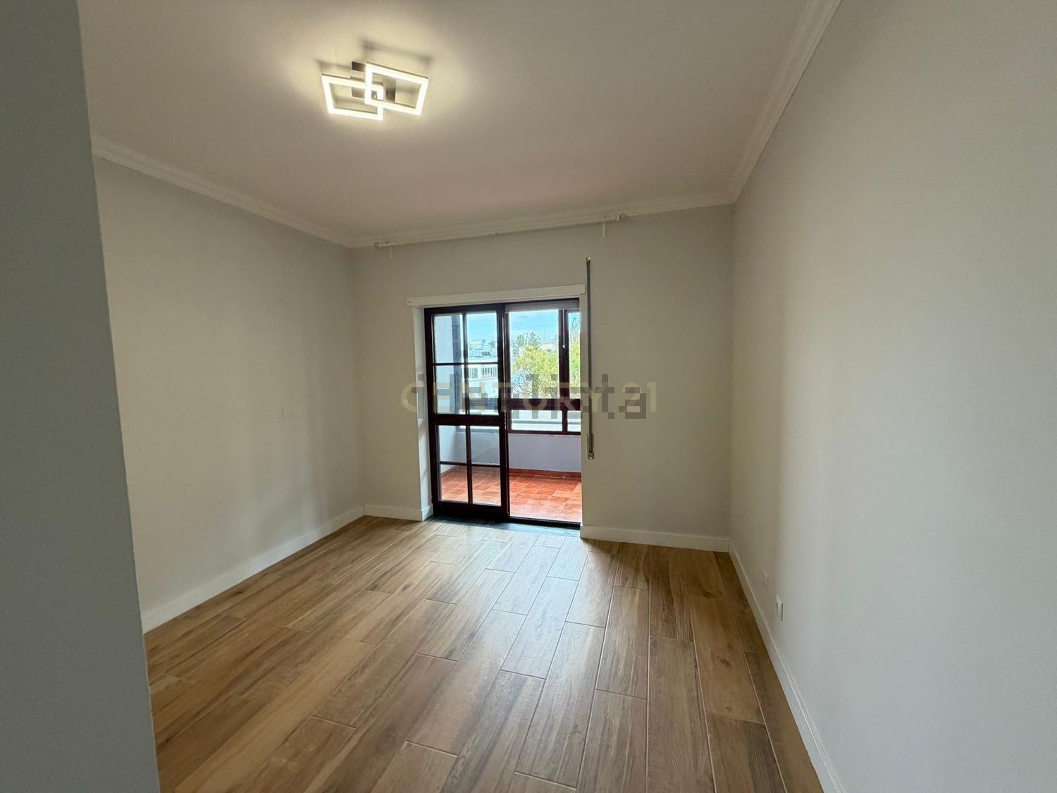 出租公寓 t3在Avenida Mestre Lima de Freitas, 25 - 居住