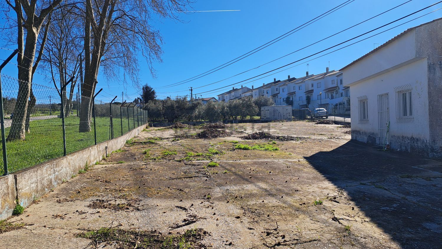 小楼房或独栋别墅出售在Rua de Leiria, 120 - 花园