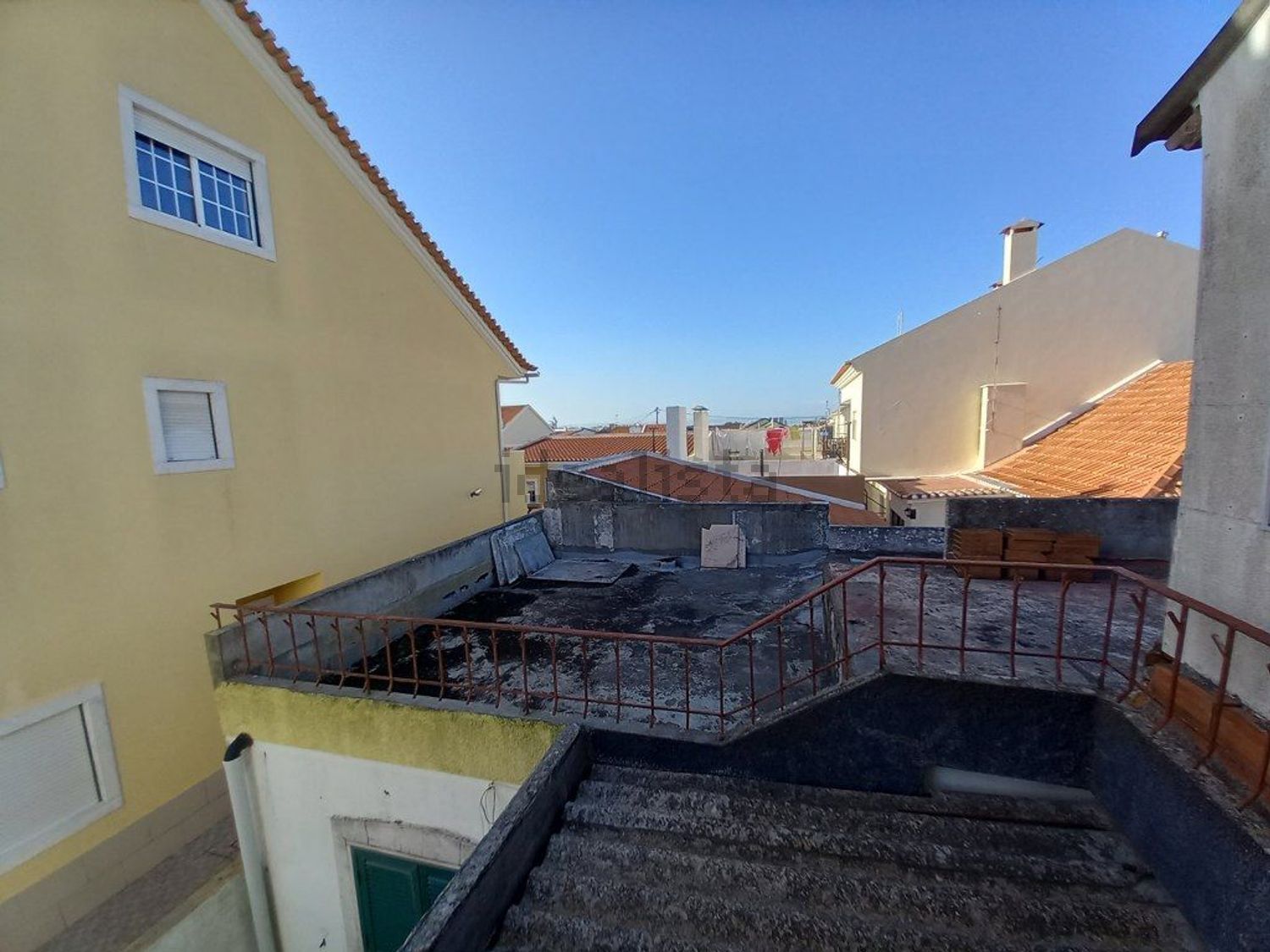 小楼房出售在Rua Futebol Clube de São Francisco - 详情