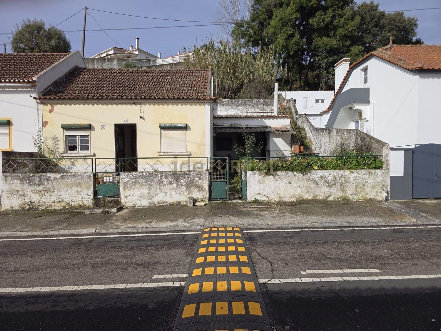 小楼房或独栋别墅出售在Rua da Fonte, 15 - 外立面