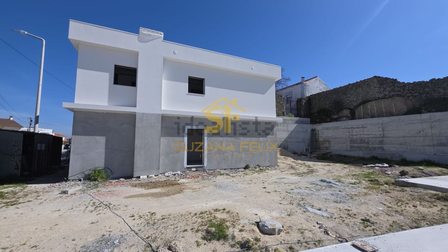 小楼房或独栋别墅出售在Castelo Branco - 外立面