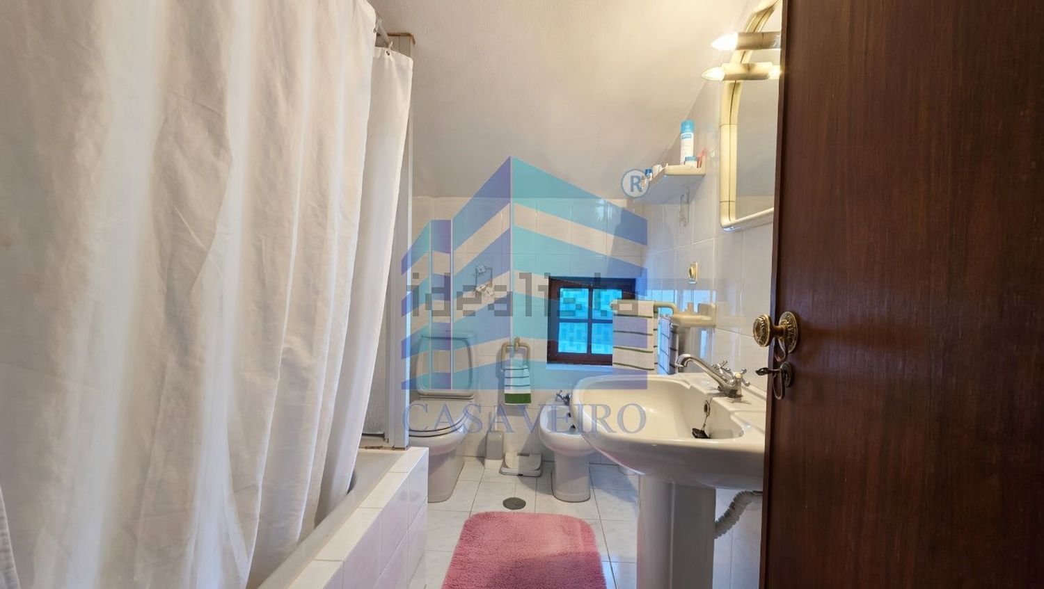 双拼别墅出售在Eixo e Eirol - 卫生间