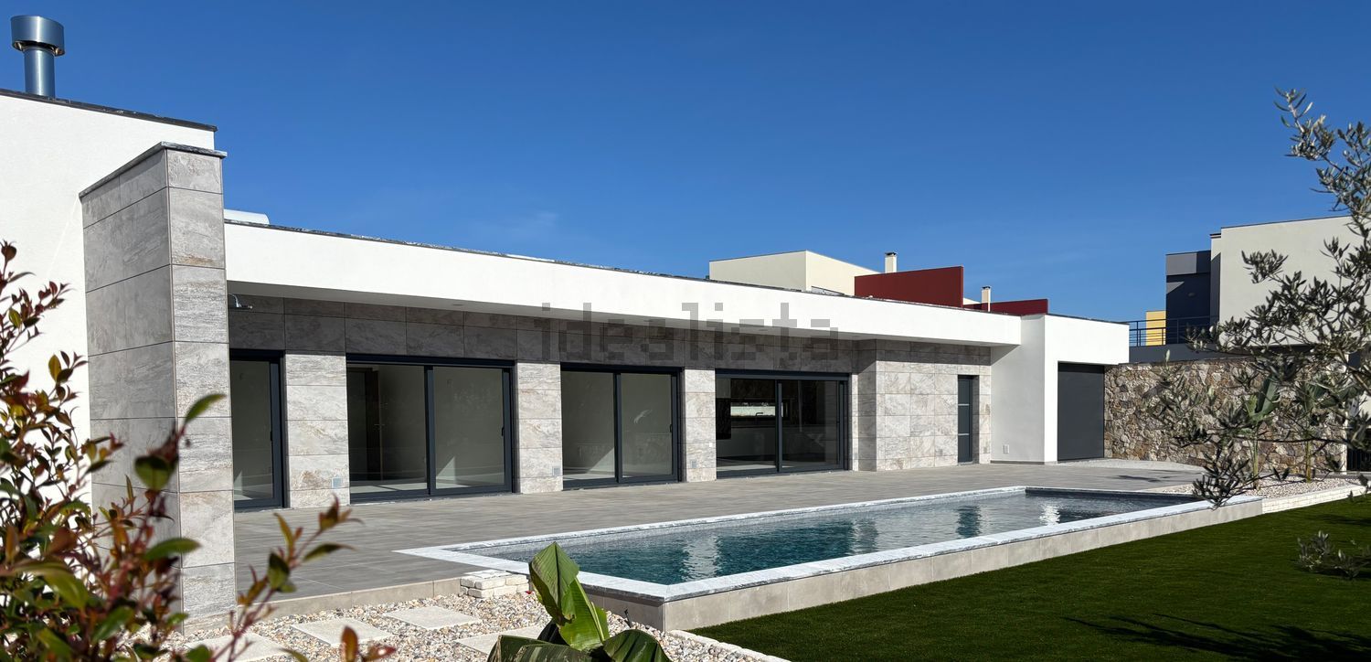 小楼房或独栋别墅出售在Rua do Cruzeiro, 19 - 外立面