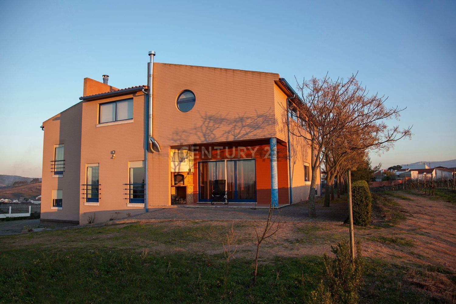 小楼房或独栋别墅出售在Rua da Escola, 23 - 外立面