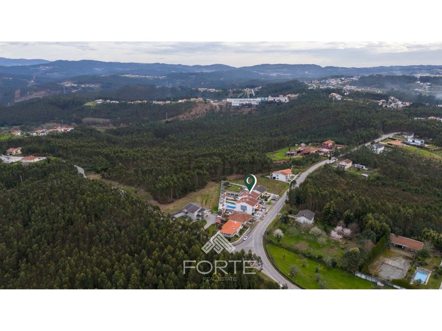 小楼房或独栋别墅出售在Rua Rio Douro - 照片