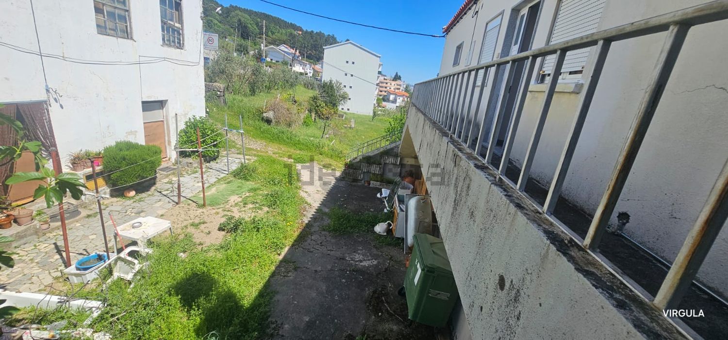 小楼房或独栋别墅出售在Rua de Santo António, 12 - 花园